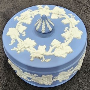 Vintage Wedgwood Blue Jasperware Round Acanthus Trinket Box Candy Dish